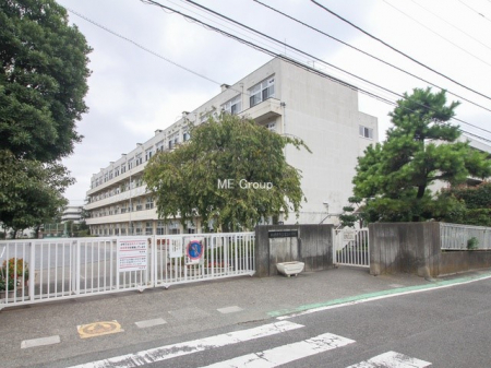 ���ӊ��@���w�Z 700m ���͌��s���{�㏬�w�Z