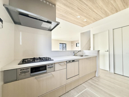 �L�b�`���@�������Ƒ����J��[�߂�A������̂���L�b�`��