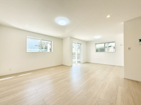 ���r���O�@���������S�n�̂����A���z�̃��r���O