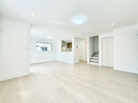 ���r���O�@���������났�ƏΊ炪�W�܂�A�S���܂郊�r���O