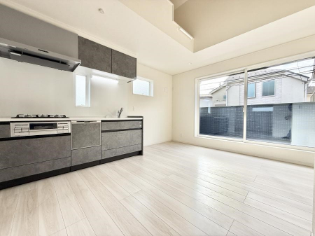 ���r���O�@���������났�ƏΊ炪�W�܂�A�S���܂郊�r���O