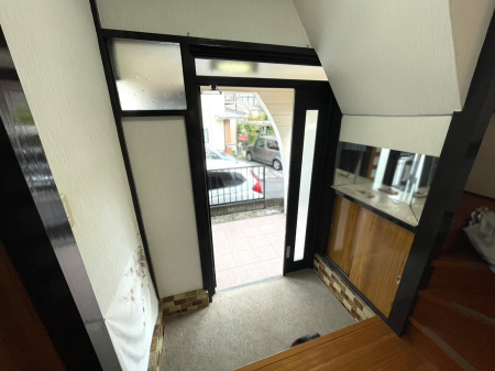 ���ց@����