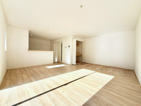 ���r���O�@���������났�ƏΊ炪�W�܂�A�S���܂郊�r���O