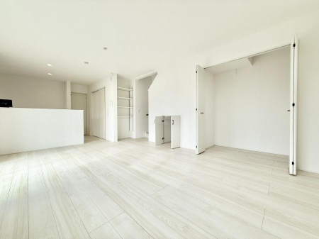 ���r���O�@���������났�ƏΊ炪�W�܂�A�S���܂郊�r���O