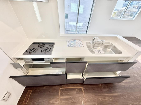 �L�b�`���@�������Ƒ����J��[�߂�A������̂���L�b�`��