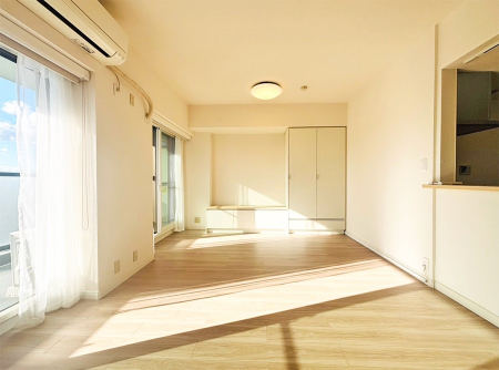 ���r���O�@�����������������Ɠ��ʂɂ���A�e���̋��