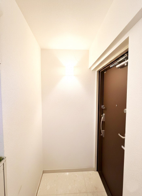 ���ց@����