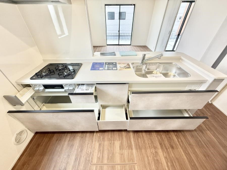 �L�b�`���@�������Ƒ����J��[�߂�A������̂���L�b�`��