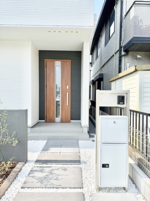 ���ց@�O�ρ� �V���v���Ŕ������A�Z�܂��̑���ۂ��ʂ錺�ւł�