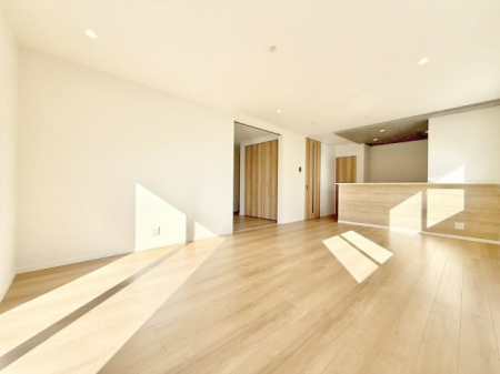 ���r���O�@���������났�ƏΊ炪�W�܂�A�S���܂郊�r���O