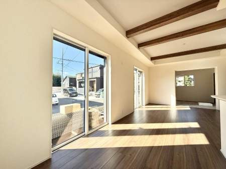 ���r���O�@���������났�ƏΊ炪�W�܂�A�S���܂郊�r���O