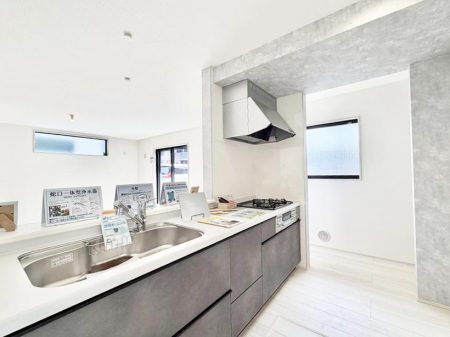 �L�b�`���@�������L���C�ɕЕt���A�g���₷���L�b�`��