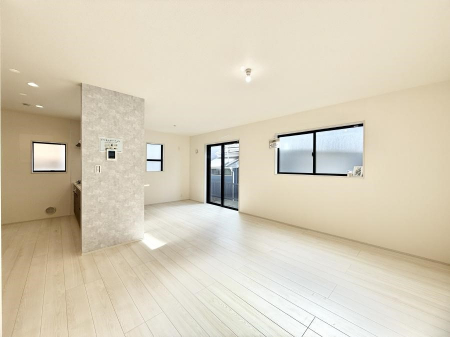 ���r���O�@���������S�n�̂����A���z�̃��r���O