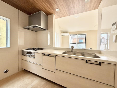 �L�b�`���@�������Ƒ��ƂȂ���A�R�~���j�P�[�V�����̏�