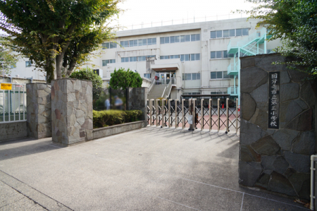 ���ӊ��@���w�Z 590m �������s����O���w�Z