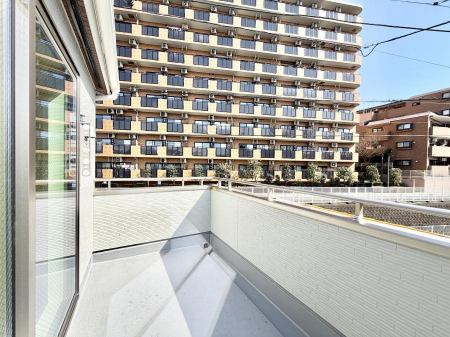 �o���R�j�[�@������ �G�߂̈ڂ낢����������J���I�ȋ�Ԃł�