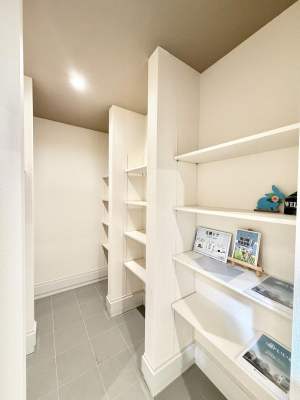 ���[�@�������V���[�Y�C���N���[�[�b�g�t�Ȃ̂ŁA�O�Ŏg�������܂Ƃ߂Ď��[�A�������茺�ւ�  