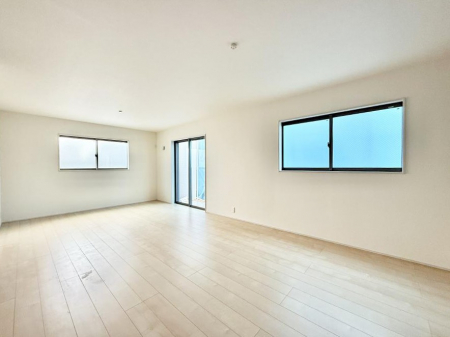 ���r���O�@���������S�n�̂����A���z�̃��r���O