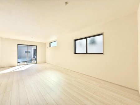 ���r���O�@���������S�n�̂����A���z�̃��r���O