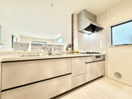 �L�b�`���@���������y���݂ƐH�ׂ�K����͂���L�b�`��