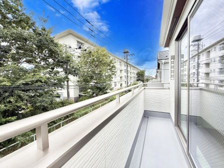 �o���R�j�[�@������ �G�߂̈ڂ낢����������J���I�ȋ�Ԃł�