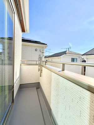 �o���R�j�[�@������ �G�߂̈ڂ낢����������J���I�ȋ�Ԃł�