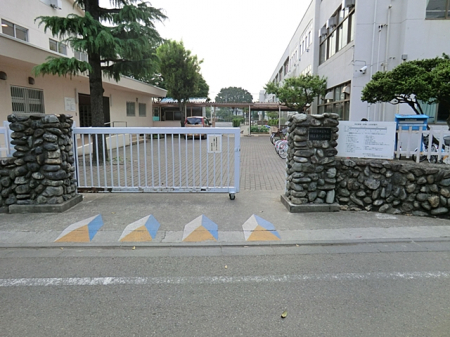 ���ӊ��@���w�Z 550m �����s��������Z���w�Z