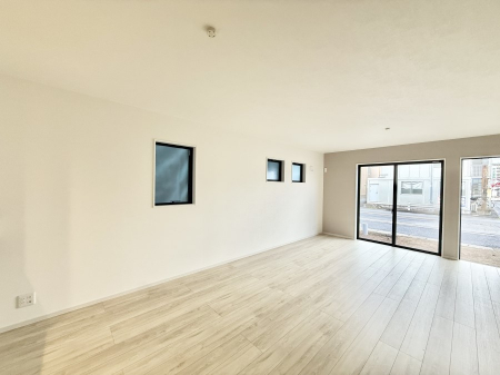 ���r���O�@���������났�ƏΊ炪�W�܂�A�S���܂郊�r���O