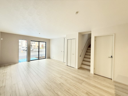 ���r���O�@���������났�ƏΊ炪�W�܂�A�S���܂郊�r���O