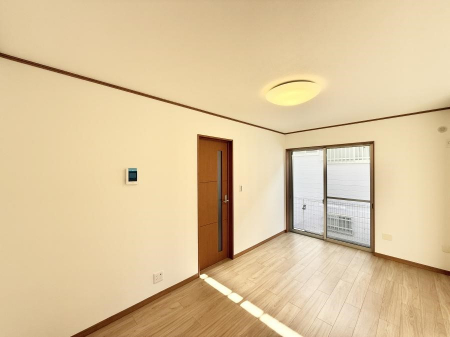 ���r���O�@�����������������Ɠ��ʂɂ���A�e���̋��