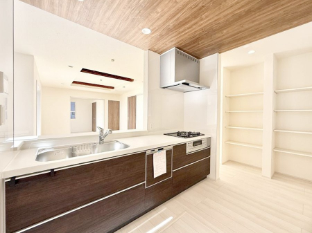 �L�b�`���@�������L���C�ɕЕt���A�g���₷���L�b�`��