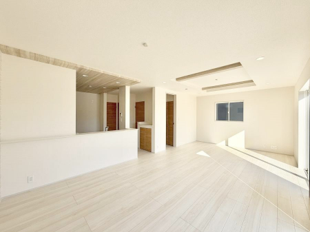 ���r���O�@���������났�ƏΊ炪�W�܂�A�S���܂郊�r���O