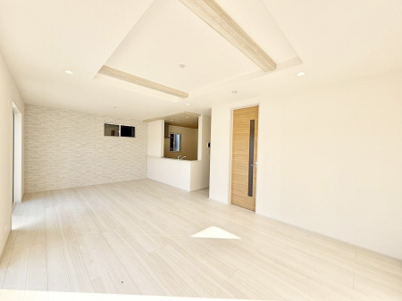 ���r���O�@���������S�n�̂����A���z�̃��r���O