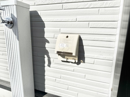 ���̑����ρ@�ݔ������O�ɓd���R���Z���g������΁A�������@�ő���O�ǂ�|������ȂǕ֗��ł��B