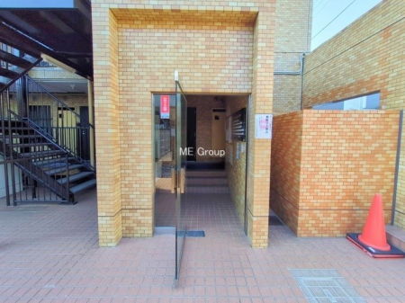 �G���g�����X�@�O�ρ��Ǘ��̍s���͂����G���g�����X�ň��S���ĕ�点����ł�