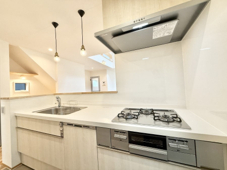 �L�b�`���@�������Ƒ����J��[�߂�A������̂���L�b�`��