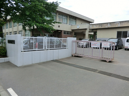 ���ӊ��@���w�Z 460m ���͌��s���������w�Z