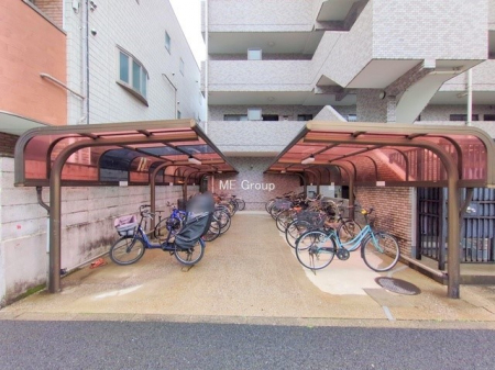 ���̑��@�O�ρ����X�̈ړ��ɕ֗��Ȓ��փX�y�[�X����������m�ۂ���Ă��܂�