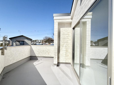 �o���R�j�[�@������ �G�߂̈ڂ낢����������J���I�ȋ�Ԃł�