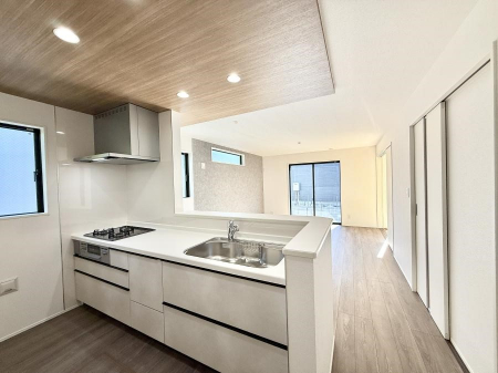 �L�b�`���@�������Ƒ����J��[�߂�A������̂���L�b�`��