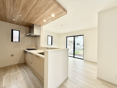 ���r���O�@���������났�ƏΊ炪�W�܂�A�S���܂郊�r���O