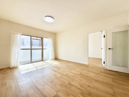 ���r���O�@���������R�Ɖ�b�����܂��A�S�n�悢�ЂƂƂ�