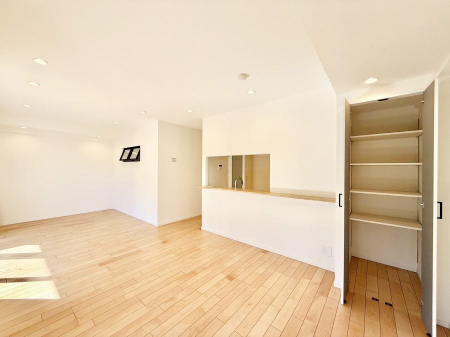 ���r���O�@���������났�ƏΊ炪�W�܂�A�S���܂郊�r���O