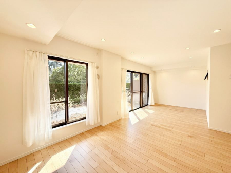 ���r���O�@���������R�Ɖ�b�����܂��A�S�n�悢�ЂƂƂ�