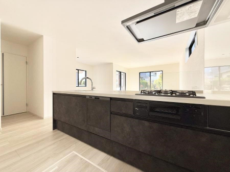 �L�b�`���@�������Ƒ����J��[�߂�A������̂���L�b�`��