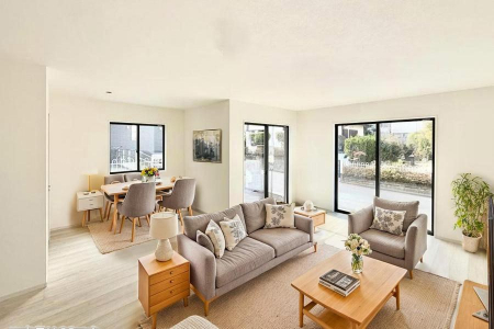 ���r���O�@���������S�n�̂����A���z�̃��r���O