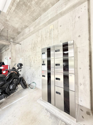 ���̑��@�O�ρ����S�ŃX���[�Y�ɉו����󂯎��āA�Z��������ɍœK