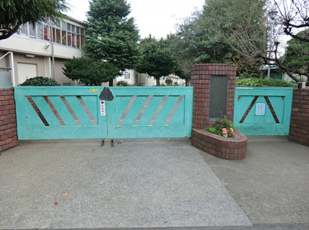 ���ӊ��@���w�Z 350m ���l�s���㐣�J���w�Z