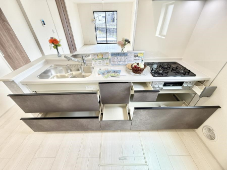 �L�b�`���@�������Ƒ����J��[�߂�A������̂���L�b�`��