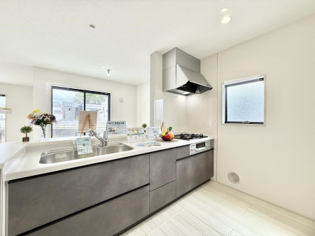 �L�b�`���@�������Ƒ����J��[�߂�A������̂���L�b�`��